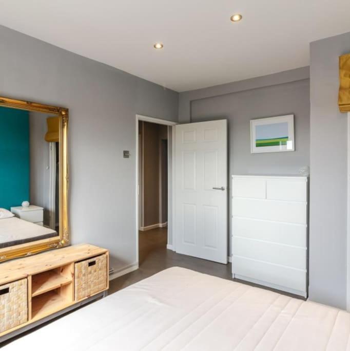 Top Floor 1 Bedroom Apartment With Views Over London Londres Exterior foto